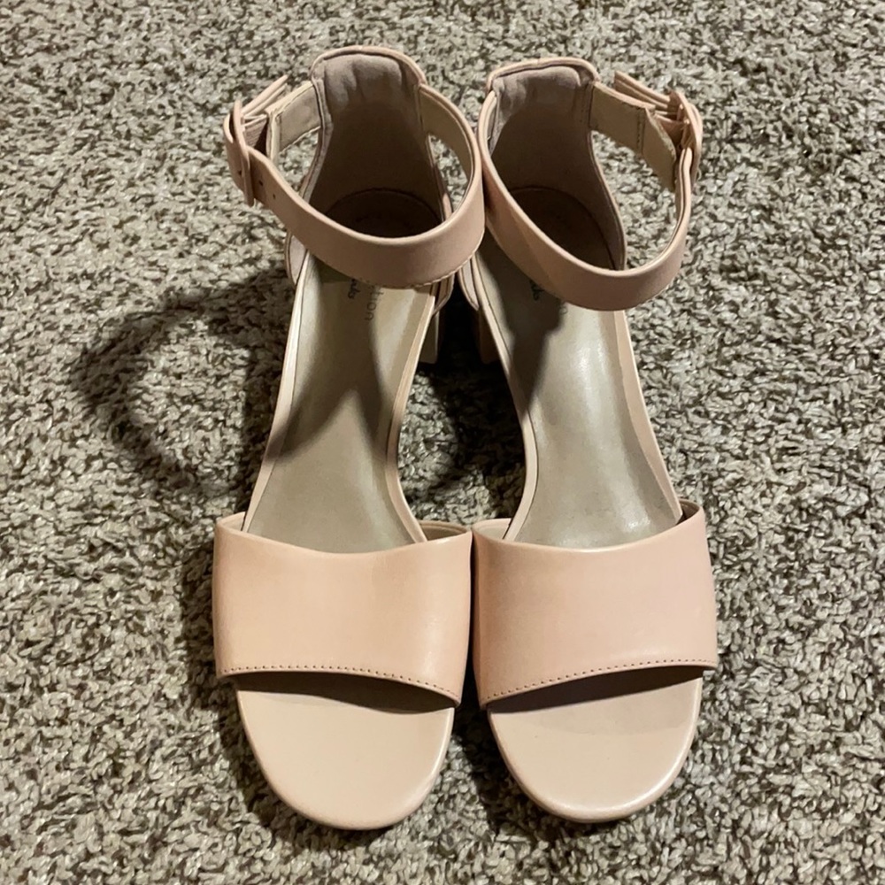 Collection by Clarks Ultimate Comfort block sandal
